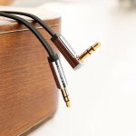 AV119-10598_UGREEN-AV119-Right-angled-3.5mm-Flat-Aux-Cable-1.5m_wr_01a