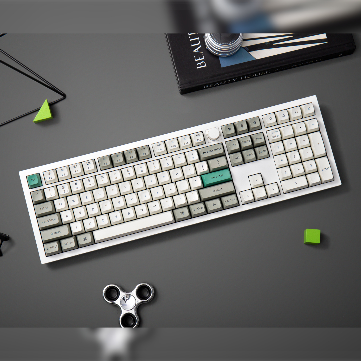 Q6M-P1_Keychron-Q6-Max-QMK-VIA-Wireless-Custom-Mechanical-Keyboard-KSA-Gateron-Red-Jupiter-Switches-Shell-White_wr_03 blank
